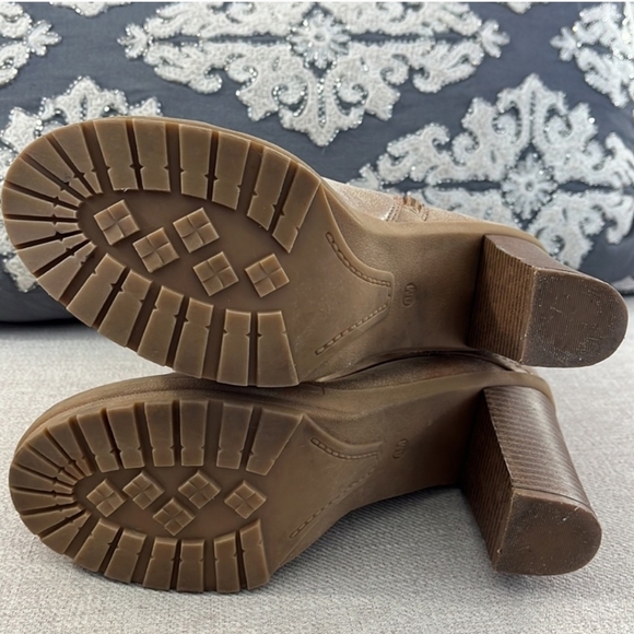 G by Guess Size 8 GGGimmy Tan Laced Up Heeled Ankle Booties - Picture 13 of 16